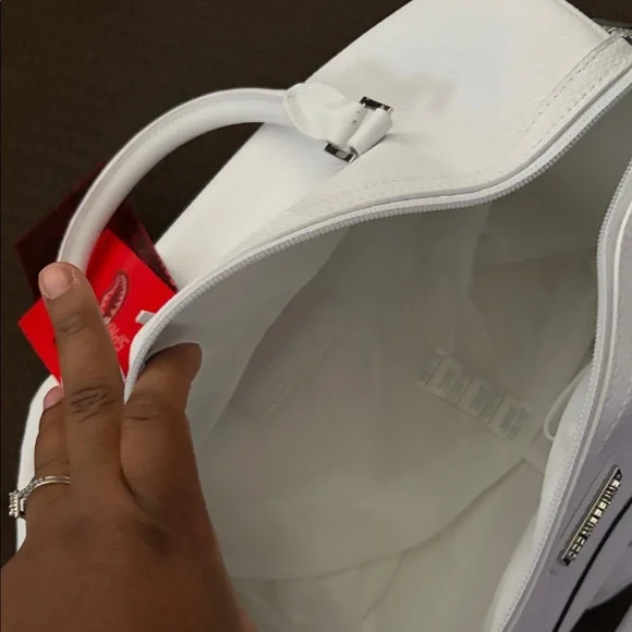 Sprayground mini duffle bag with matching pouch - Picture 4 of 11